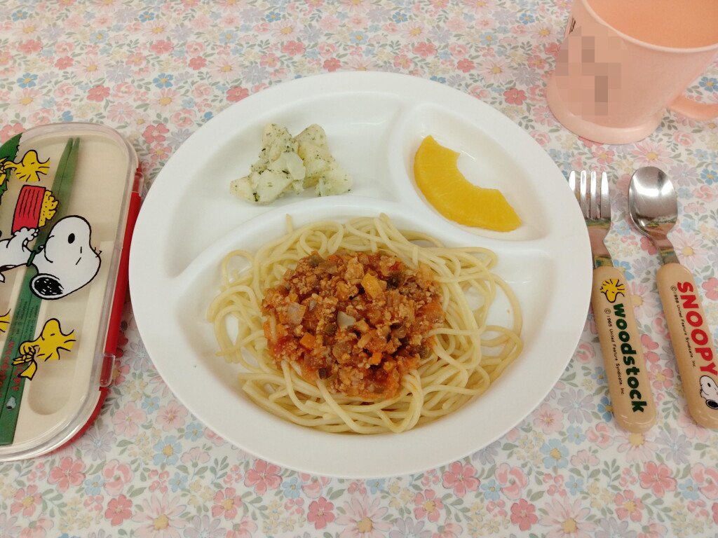 5月25日(木)スパゲティミートソース・じゃがいもの青のり和え・パイン缶