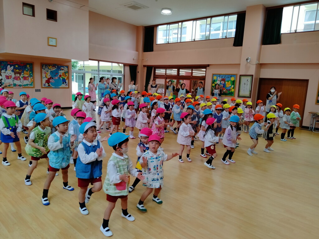 4.体操と学年交流 (1)