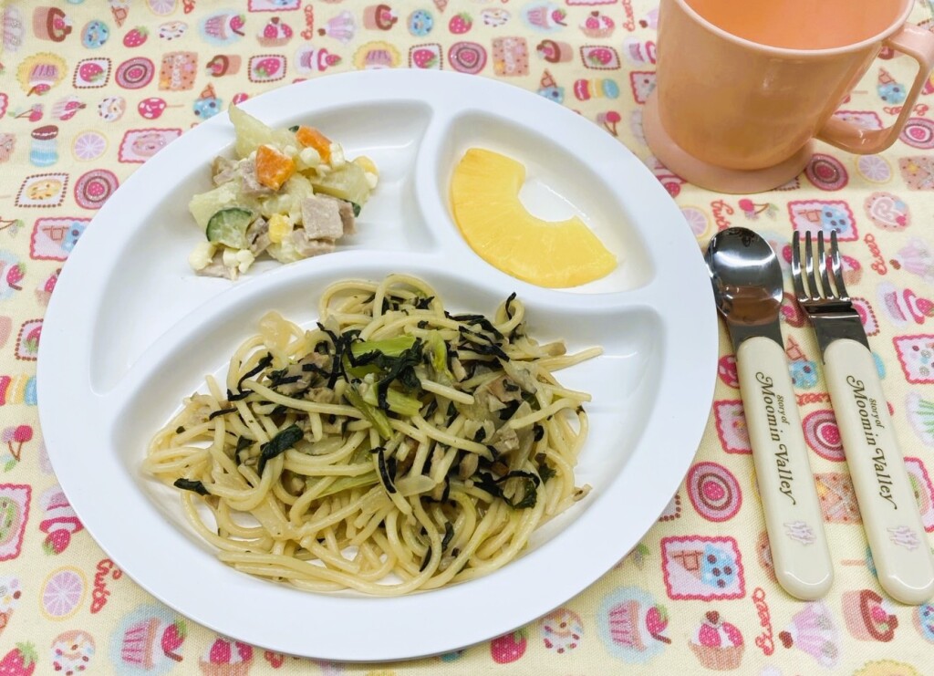 1月23日(木)和風スパゲティ・コロコロサラダ・パイン缶