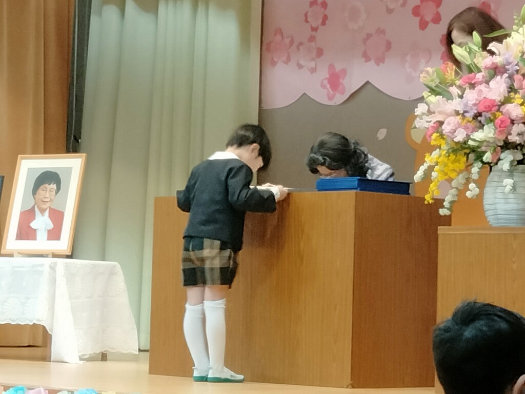 0 (4)