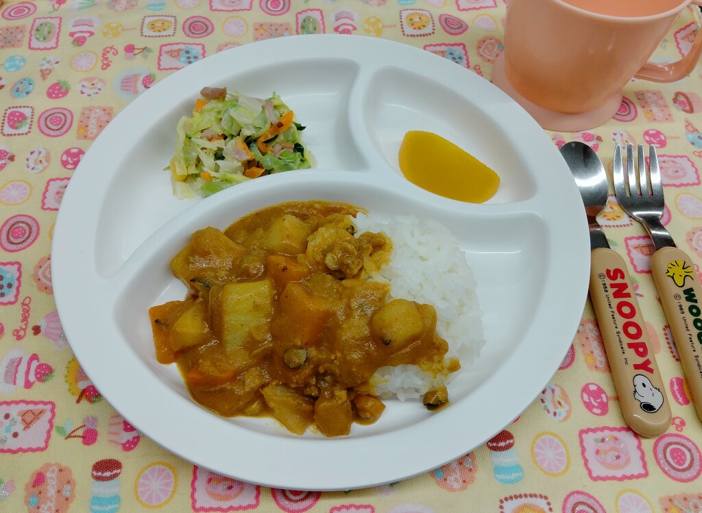 5月15日(木)カレーライス・コールスローサラダ・もも缶
